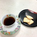 Cafe漕人 - コロンビア250円、サービスのラングドシャ