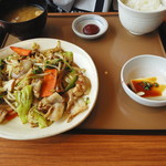 Yayoi Ken Shimonoseki Osaka Ten - 肉野菜炒め定食 690円