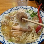 MUTO RAMEN BAR - 身タップリのわんたん