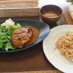 Natural Coco Obihiro Honten - ナチュラルポークの手ごねハンバーグ  1,150円(税別)玄米ご飯