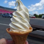 パンハウスくずまき - ソフトクリームのバニラ300円