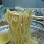 まるい - 麺はこんな感じ