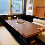 Yakiniku Kurogyu Ten - 店内