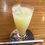 ひろや - 丁寧にすりおろしりんごジュース。   酸化せず綺麗な色です。    750円