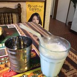 India Nepalese Royal Nan House - 強烈に甘いラッシー(￣^￣)ゞ
                      ハイボール飲みたい(^^)