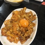 居酒屋 えん - 豚キムチ炒め+トッピング（チーズ、納豆、卵黄）