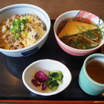 Soba Izakaya Konaka Umeda Sukairu Ten - 黒毛和牛 他人丼とミニきつねそばセット