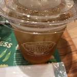 Freshness Burger Shinjuku Mitsui Biru Ten - 爽健美茶