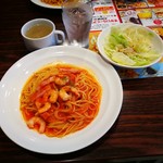 Gusto Ebetsu Yuki Machi Ten - 海老のトマトソーススパゲティ