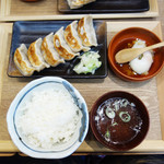 Nikujiru Gyoza no Dandadan Befu Ten - 餃子定食680円。