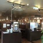 お好み焼・鉄板焼 ファミリー居酒屋 偶  - 店内風景、ソフトクリームのサーバーや、ソフトドリンクのサーバーも見えます（２０１９．７．１１）