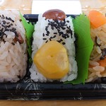 Yonehachi Kitasenju Marui Ten - 三色おこわ(赤飯・栗・五目)335円