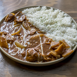 午餐套餐更新!“牛肉燴飯”大受歡迎♪