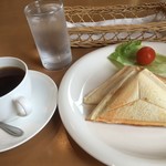 軽食 喫茶 ココレット  - ホットサンド コーヒー付き450円