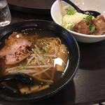 Chuka Izakaya Manpuku Sakaisuji Honmachi Ten - 日替りランチ（金曜日）
                        最強ラーメン&丼セット750円
                        豚バラ軟骨柔らか煮 ラーメン