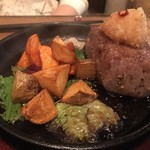 Iki - ＊壱岐牛のステーキ。
                        かなりのボリュームでこれだけでもお腹いっぱいに。
                        肉厚でジューシーなお肉、美味しいです♫