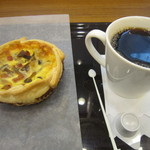 Oven Fresh Cafe Musashiseki Ten - きのことベーコンのキッシュとブレンド