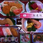 Hatsu Zushi - こんな感じです（左中央あたりの煮物のアップ画像撮り忘れました＾＾；）