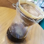 Starbucks Coffee Ichinoseki Ten - アイスコーヒーを淹れ中。急冷