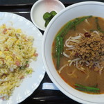 台湾料理 鴻福楼 - 台湾味噌ラーメン＋チャーハン