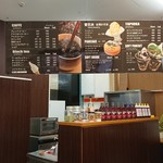 Three Happy Cafe - 店内