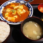 イオ酒場 - 麻婆豆腐。