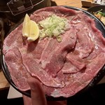 炭火焼肉 たけのうち 本店 - ツラミ