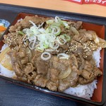 おべんとうのヒライ - 特盛 牛カルビ焼肉重のアップ！(2019年9月)