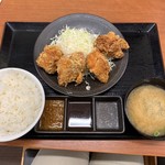 Karayama Gifu Akanebe Ten - からやま定食