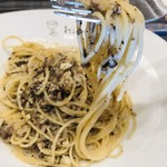 Italian Shokudo hico - パスタリフト
                        かなりの細乾麺でやや硬めのテクスチャ。