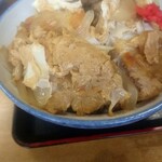 Hatoya Bunten - 鰹ダシが効いてる優しい味わい。
                        もう少し、味にパンチが欲しい。