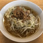 Ramen Jiro Kannana Shinshin Daita Ten - ラーメン 780円　麺半分・ヤサイ少な目にんにくアブラちょっとで