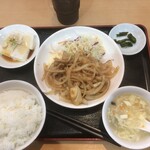 中華四川料理 御縁 - 週替わりランチ 豚肉生姜焼き定食 580円