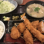 Tonkatsu Hamakatsu Kumamoto Shirayamadori Ten - 牡蠣ふらいとヒレ膳。豚汁に変更。