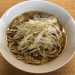 Ramen Jiro Kannana Shinshin Daita Ten - ラーメン 780円　麺半分・ヤサイ少な目にんにくで