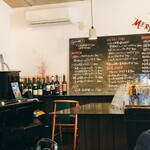 galerie+wine cafe TURM - ピアノもあります♪