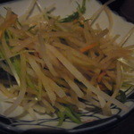 Yakiniku DINING Ushiwaka - 【2012.03.　初訪】　サービスサラダ（お通し？）