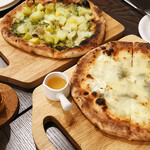 PIZZA STAND passatempo  - 北海道ヴェルデ8インチ1080円、クアトロフォルマッジ8インチ1480円