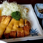 とんかつ専門やわら - チーズカツ定食　1,650円