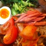 成楽園 - 日本の太い麺ではなく、韓国の細麺なので美味しいです。