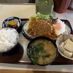 いよや食堂 - ハンバーグ定食 650yen