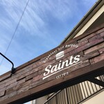 Saints Breakfast & Burgers - お店の敷地入り口にある看板です。