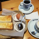 Komeda Coffee Ten Nishi Nasuno Ten - 手前はミルクコーヒー470円。モーニング♪