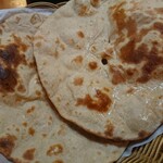 HABIBI HALAL RESTAURANT - ・Paya の Roti 薄くパリッと香ばしい