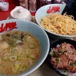 Yamaoka Ya Ooguchi Ten - 醤油つけ麺(770円税込)、ミニチャーシュー丼(340円税込)