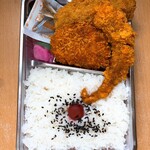 たきの店 - アジフライ弁当(アジフライ＋コロッケ＋ゲソフライ)