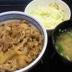 吉野家 - 牛丼（並）のAセット（コールスローサラダ、味噌汁）です！