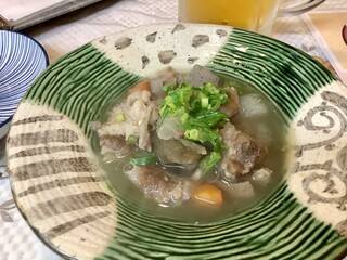 Kisha Poppo - お通しは牛すじ煮。小ネギは新鮮でしたし、これだけでもビールがすすむすすむ(^^♪