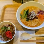 T's Tantan Naritakuko Dai2 Taminaru Ten - 白ごまたんたん麺とミニ牛丼