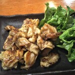 麺飯菜館 じょうじょう - 炭焼き鶏ハラミ！焼鳥の鶏皮のような香ばしさと食感！